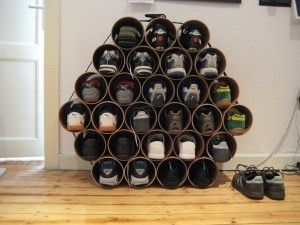 Drain pipe shoe rack