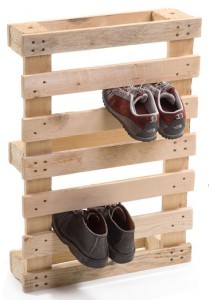 Pallet shoe rack