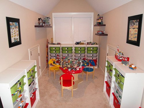 Ultimate Lego Room from Honey And Fitz